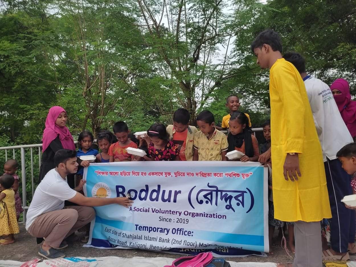 Volunteering - Teaching and Feeding Homeless Children